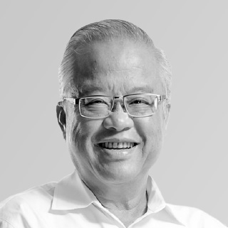 Black and white photo of Sim Giok Lak.